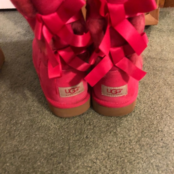 Bailey bow uggs - Picture 6 of 8